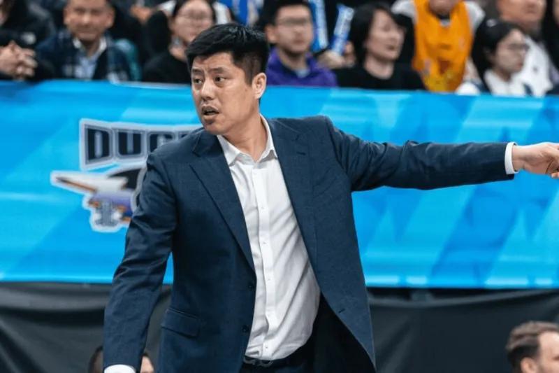 开云体育-潘江没了张宁与李春江一塌糊涂！关键时刻攻守纯送，本土球员也垮